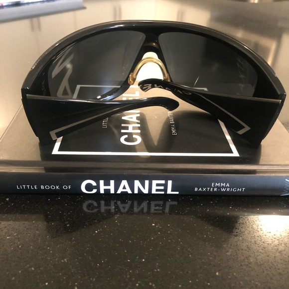 Authentic CHANEL 5086-B Oversized Sunglasses • Black with Crystal CC Logo - Picture 7 of 16